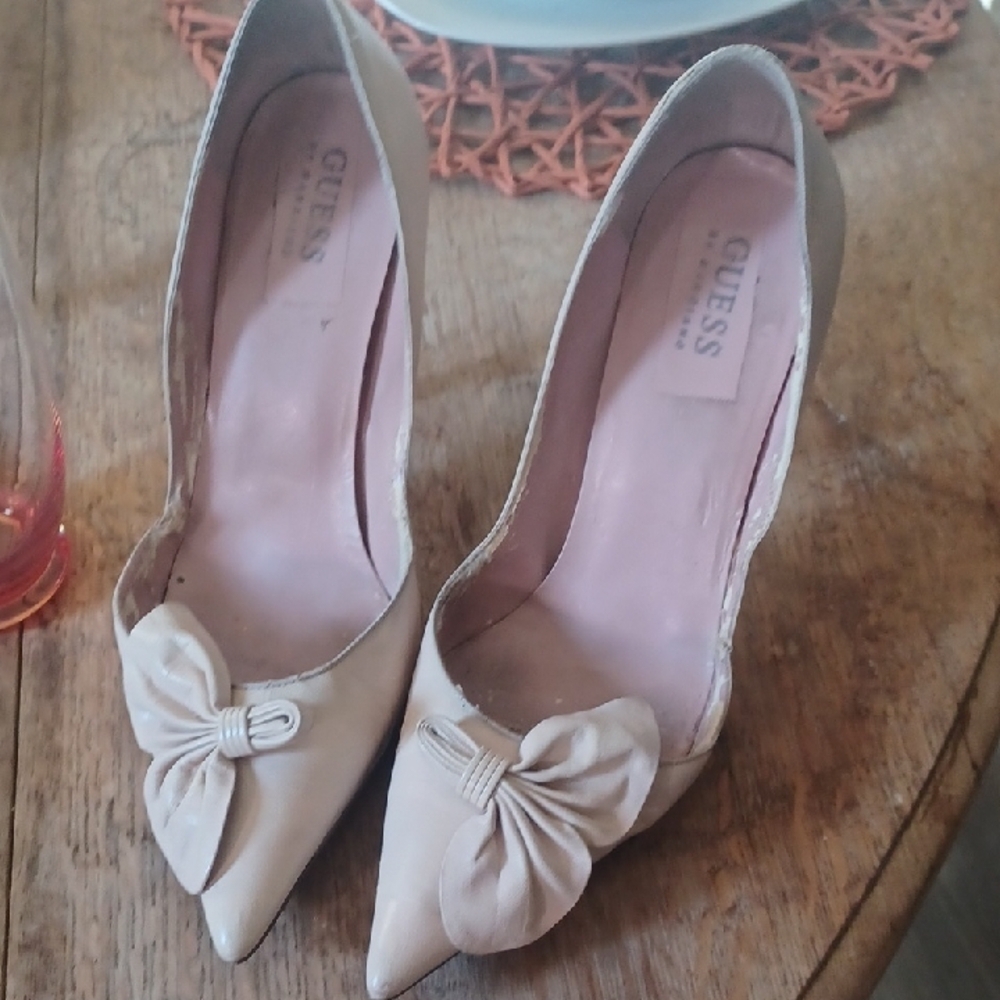 Guess Beige Bow Pointed-Toe Heels